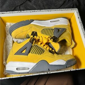 Jordan Air Retro 4 Yellow and Gray Box
